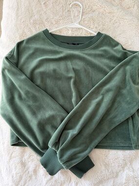 Carbon38 Forest Green Crewneck Sweater